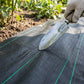 🌿⛏️ Malla antihierbas para jardín – Bloquea la luz solar, transpirable y resistente – Ideal para parterres y senderos – Reduce el esfuerzo de deshierbe 🌱✨
