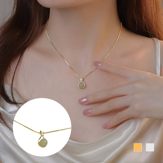 📢Compra 1 y llévate 1 gratis✨Elegante collar con colgante de jade de Hetian: moderno, elegante y fácil de combinar